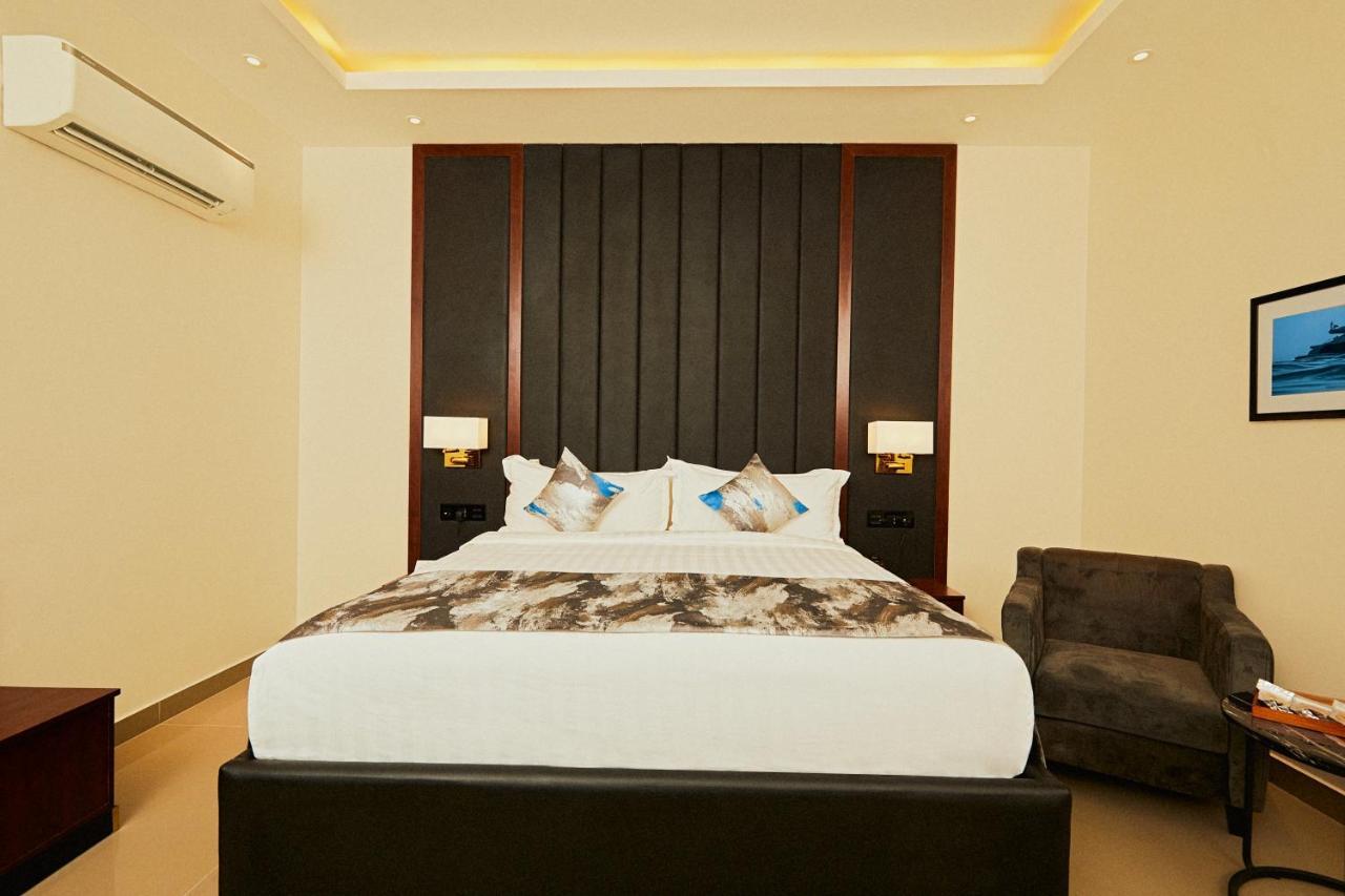 The Yacht Hotel Sea Front Lekki Phase 1 Lagos Ngoại thất bức ảnh